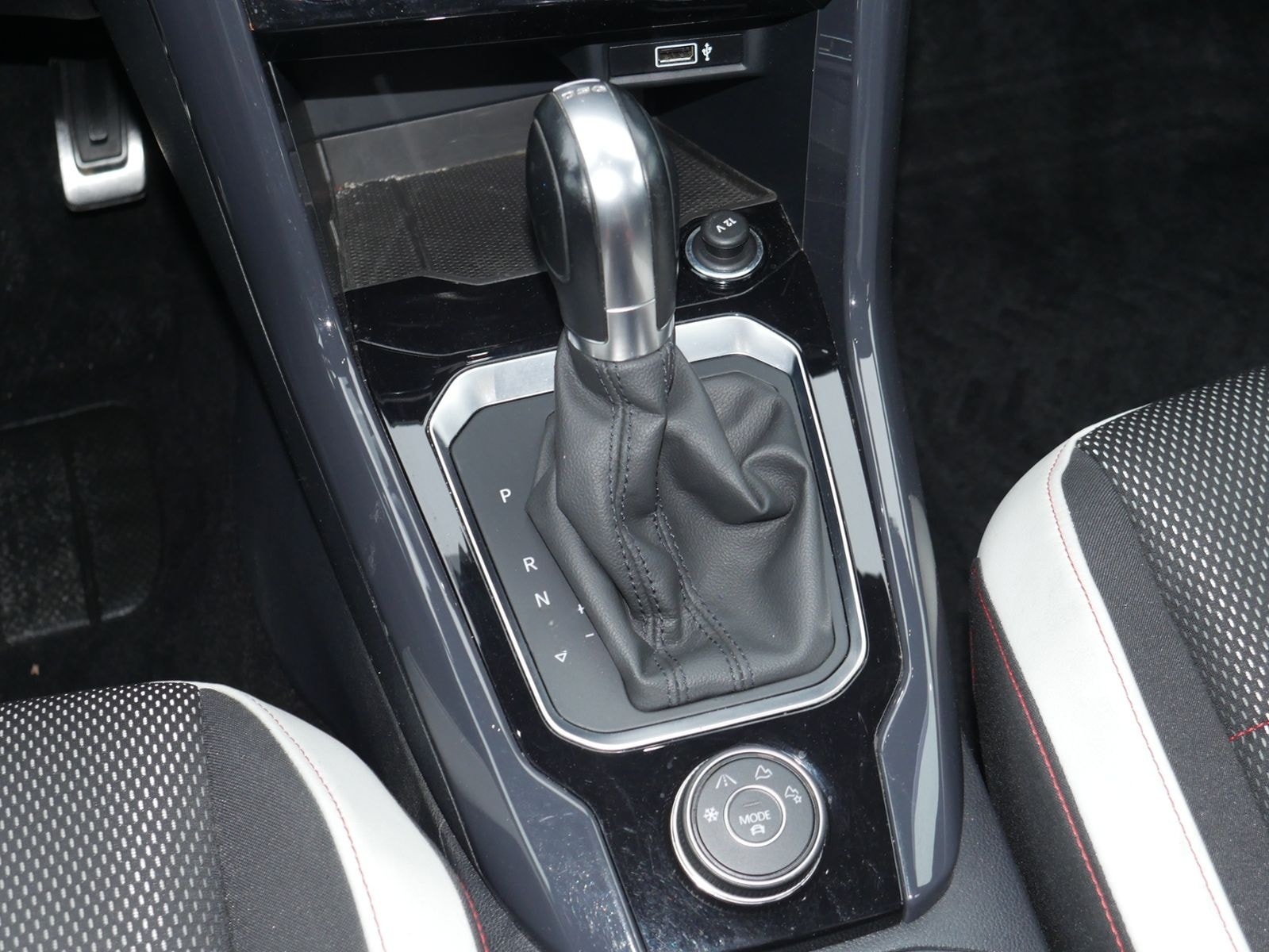 Volkswagen T-Roc 2.0 TSI Sport 4M DSG ACC NAVI SITZHZG RFK foto 8