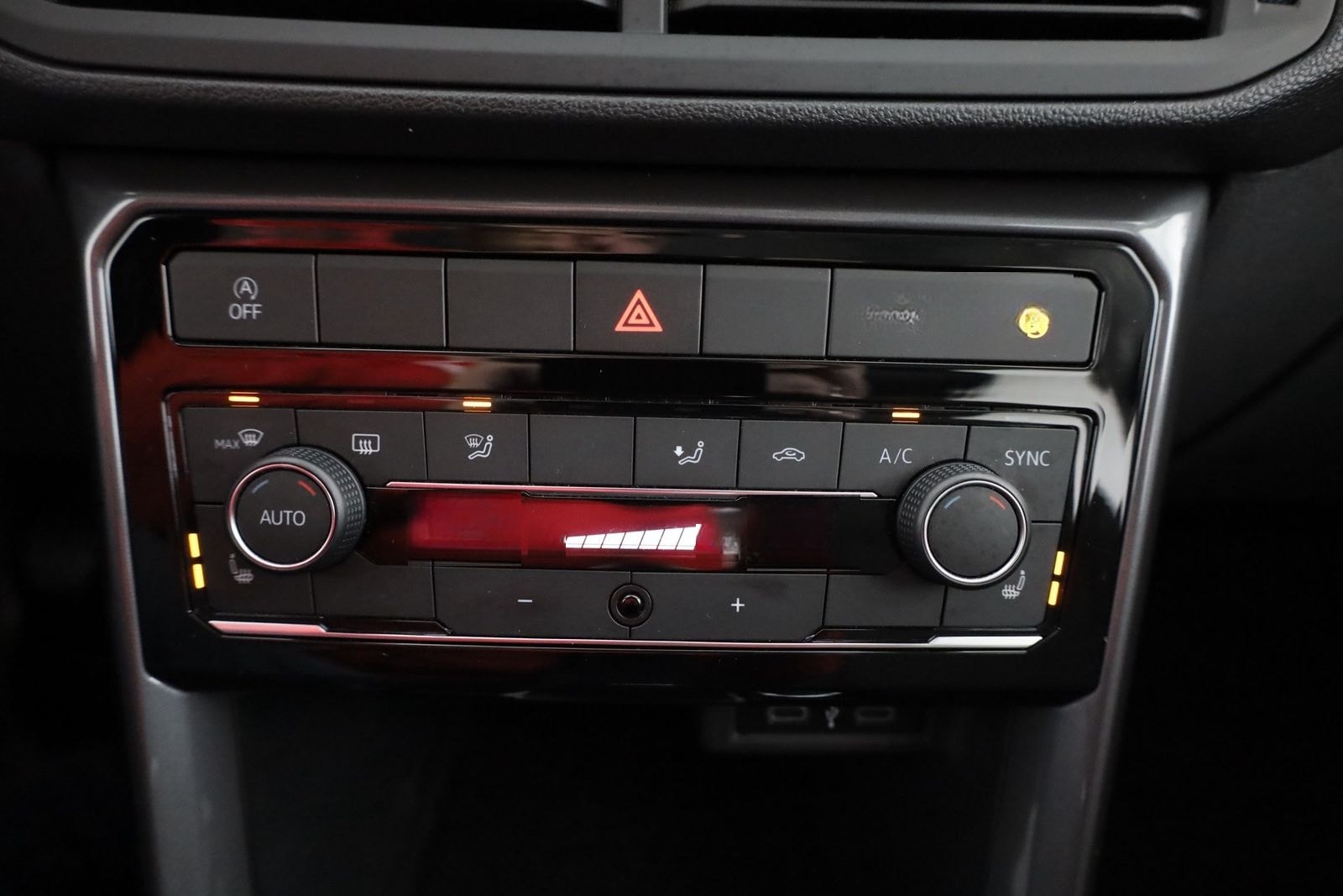 Volkswagen T-Cross 1.0 TSI Style LED Navi ACC Totwinkel DAB foto 12