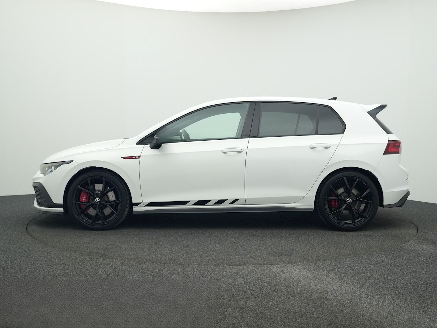 Volkswagen Golf GTI 8 2.0 TSI DSG Clubsport Blackstyle PANO foto 2