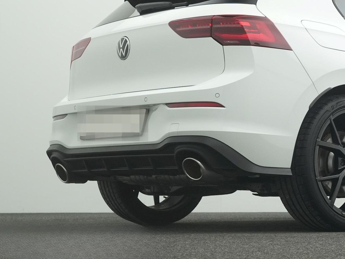 Volkswagen Golf GTI 8 2.0 TSI DSG Clubsport Blackstyle PANO foto 24