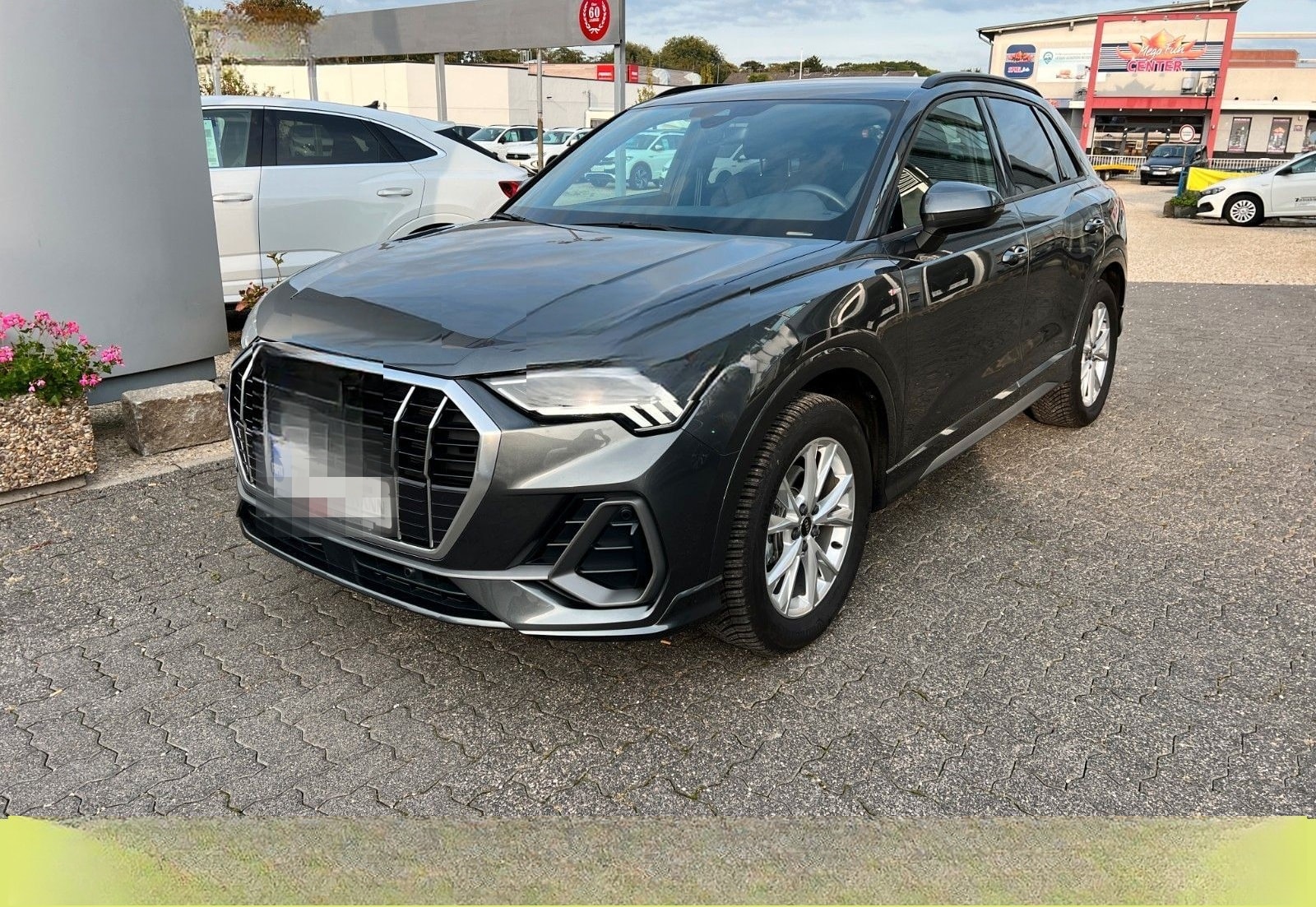Audi Q3 S Line 2x S-LINE*KAM*LED*MMI*KeyLess*AHK V*18 foto 1