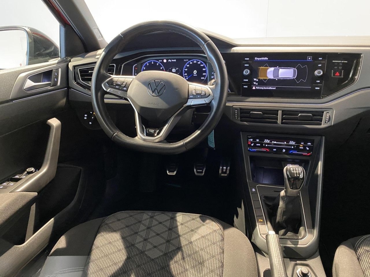 Volkswagen Taigo 1.0 TSI R-Line NAVI KLIMA AHK PANO PED PDC foto 11