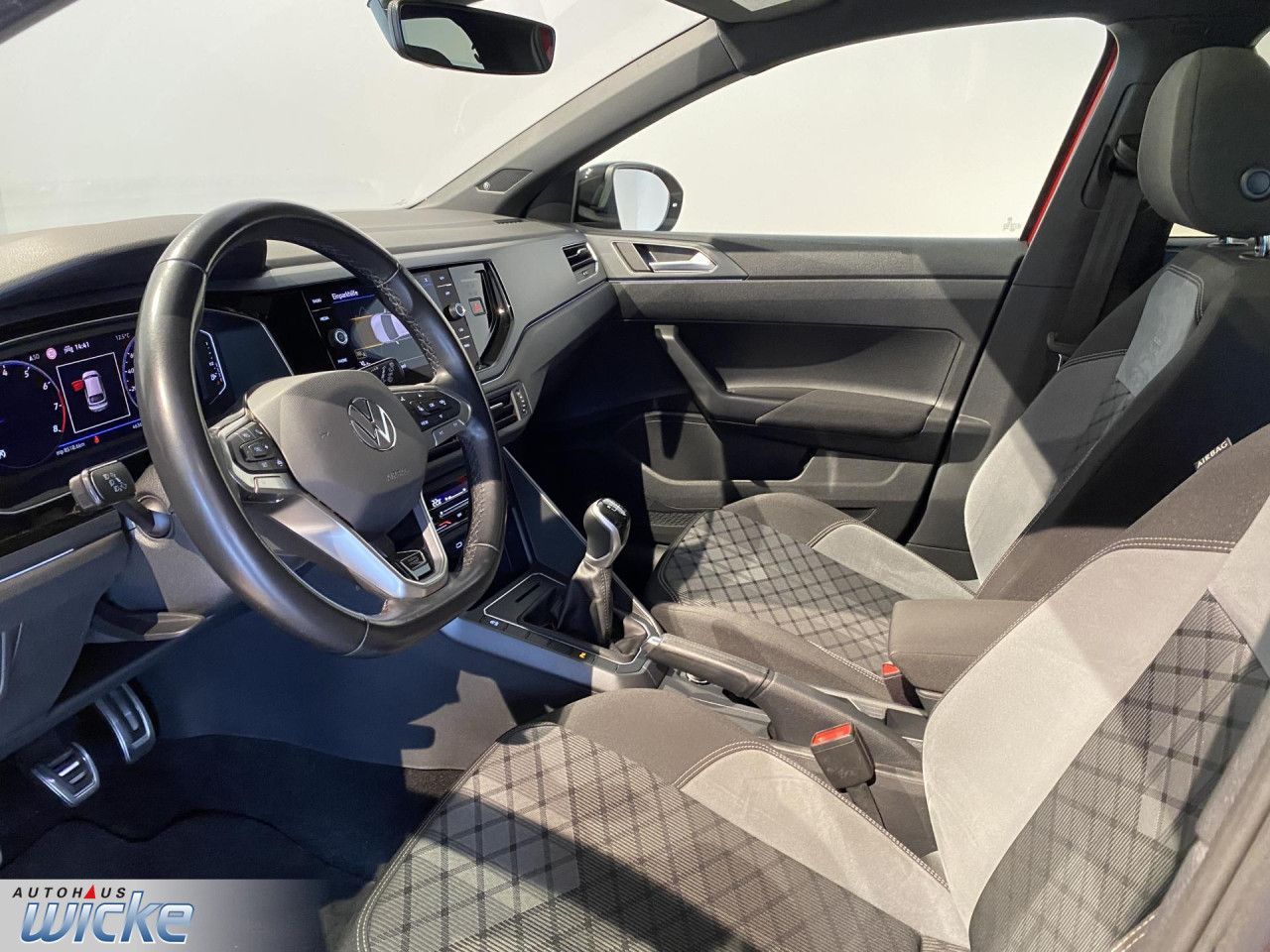 Volkswagen Taigo 1.0 TSI R-Line NAVI KLIMA AHK PANO PED PDC foto 10