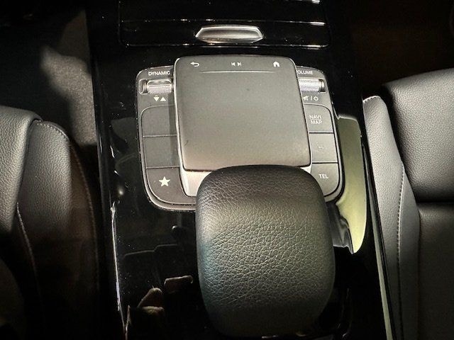 Mercedes-Benz A 250 e Progressive LED/Parktr/MBUX/DAB/Tempo/17 foto 8