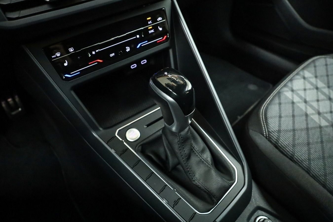 Volkswagen Taigo 1.5 TSI DSG R-LINE*BLACK-STYLE*IQ.LIGHT*AH foto 18