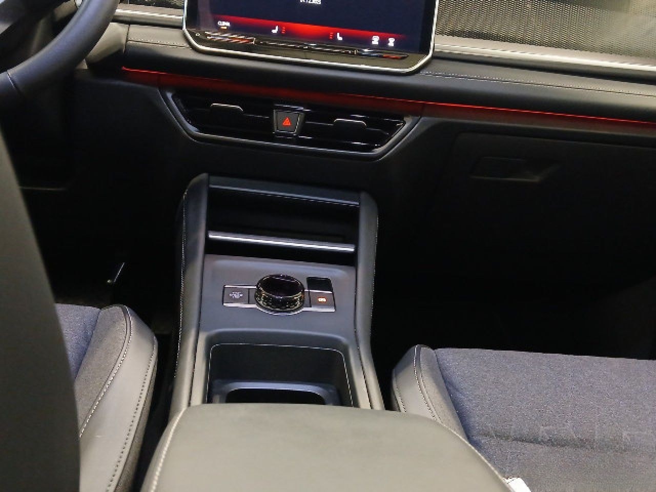 Volkswagen Tayron Life 1.5eTSI DSG LED AppCon AHK ACC Navi foto 20