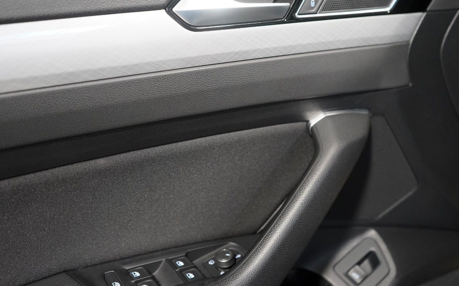 Volkswagen Passat 2.0 TDI Business *ACC*MATRIX*AHK*1.HAND foto 18