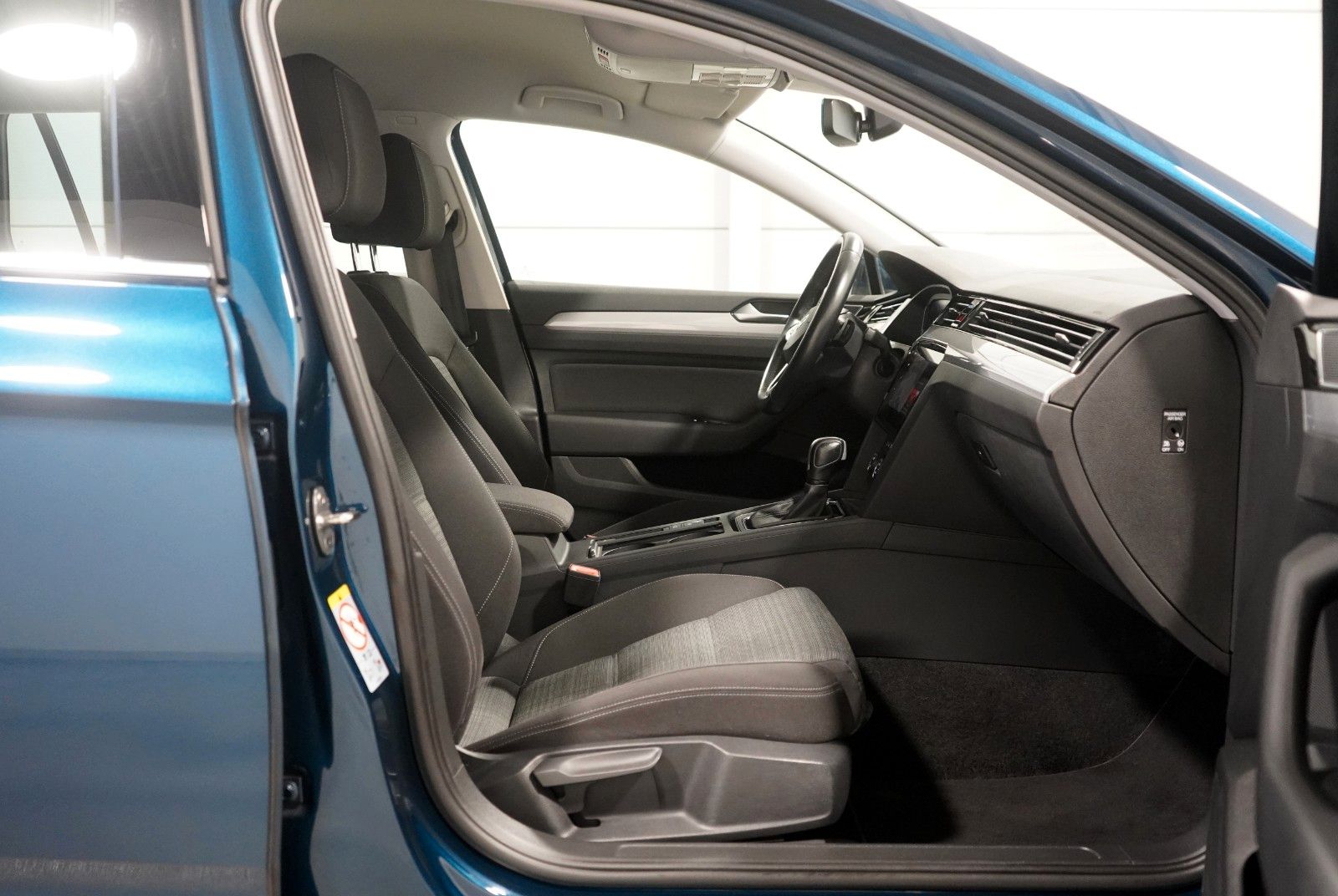 Volkswagen Passat 2.0 TDI Business *ACC*MATRIX*AHK*1.HAND foto 24