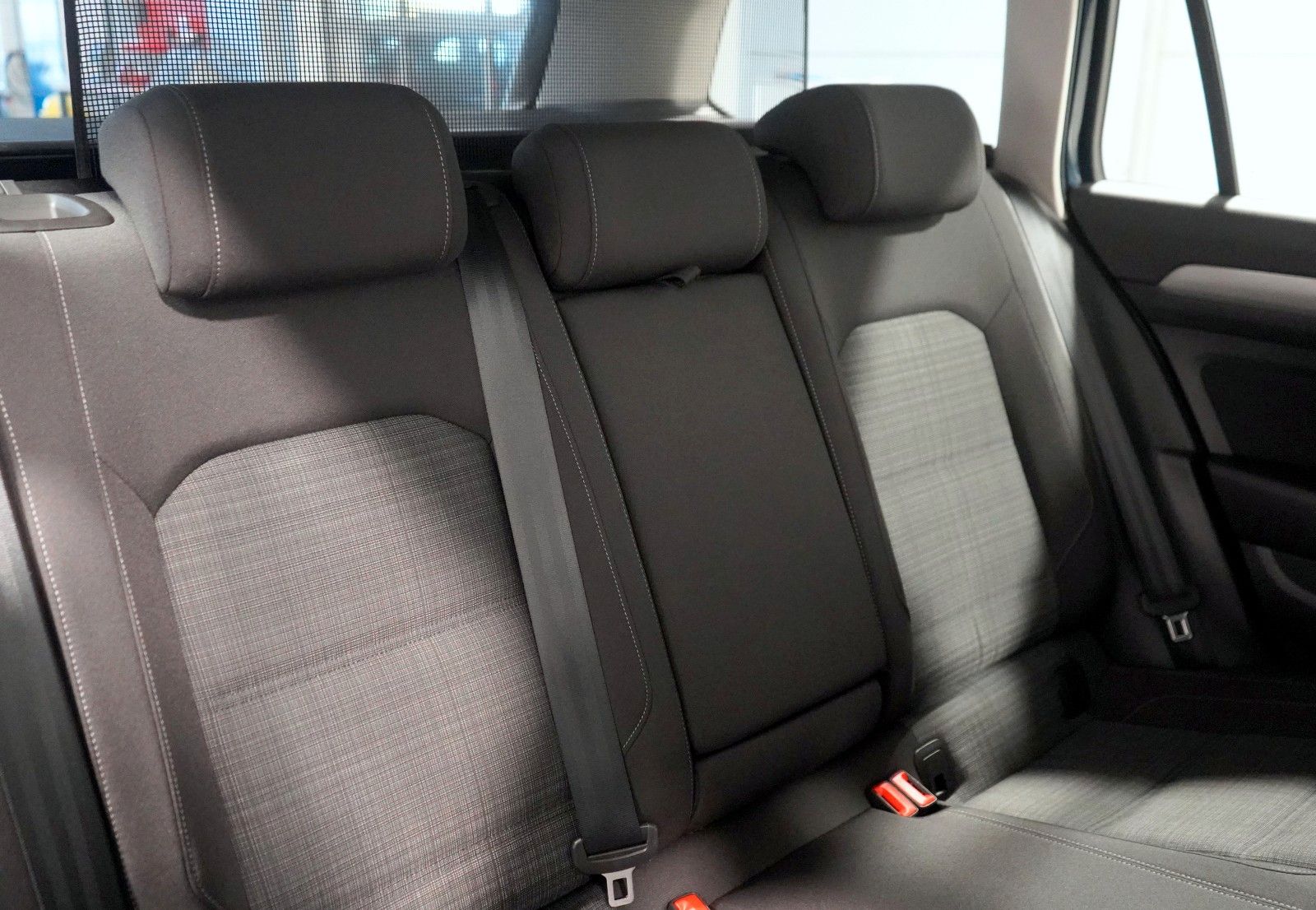 Volkswagen Passat 2.0 TDI Business *ACC*MATRIX*AHK*1.HAND foto 25