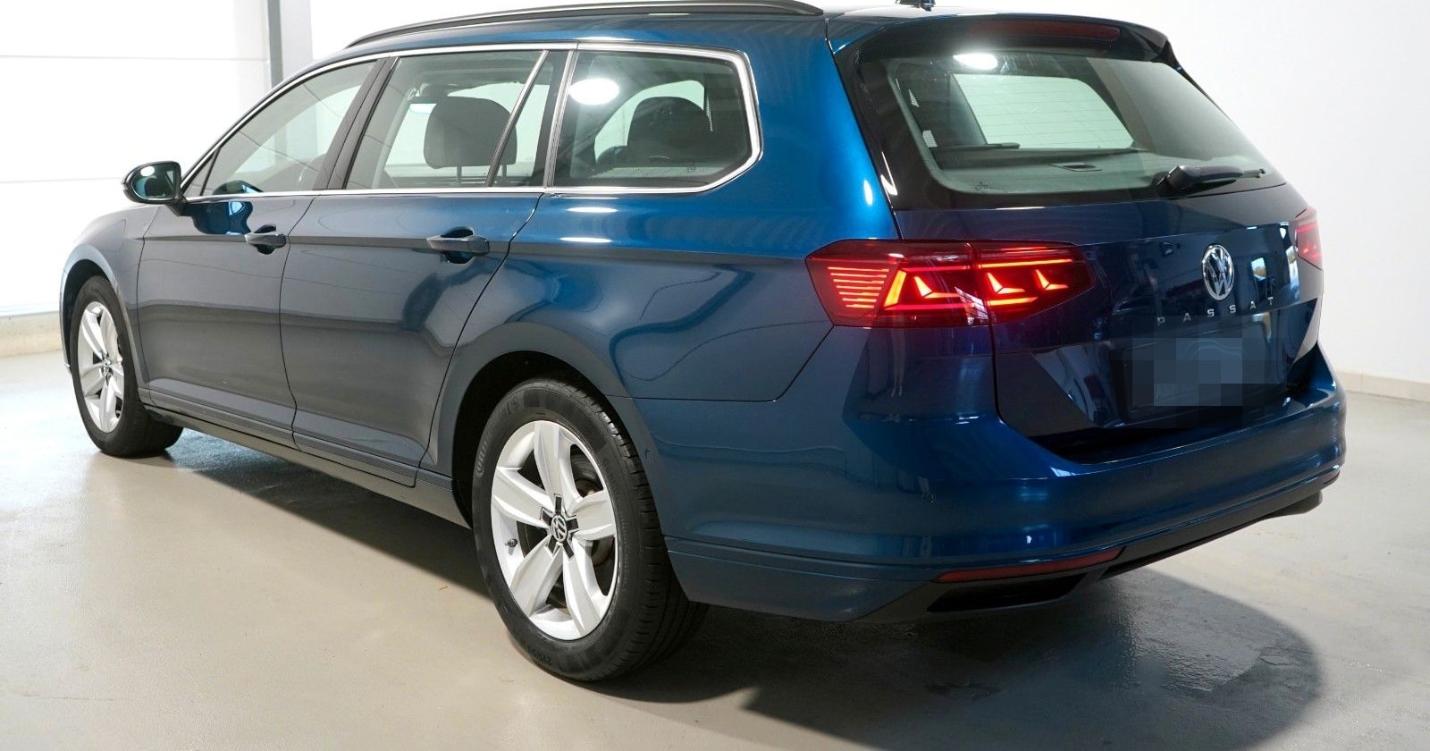 Volkswagen Passat 2.0 TDI Business *ACC*MATRIX*AHK*1.HAND foto 4