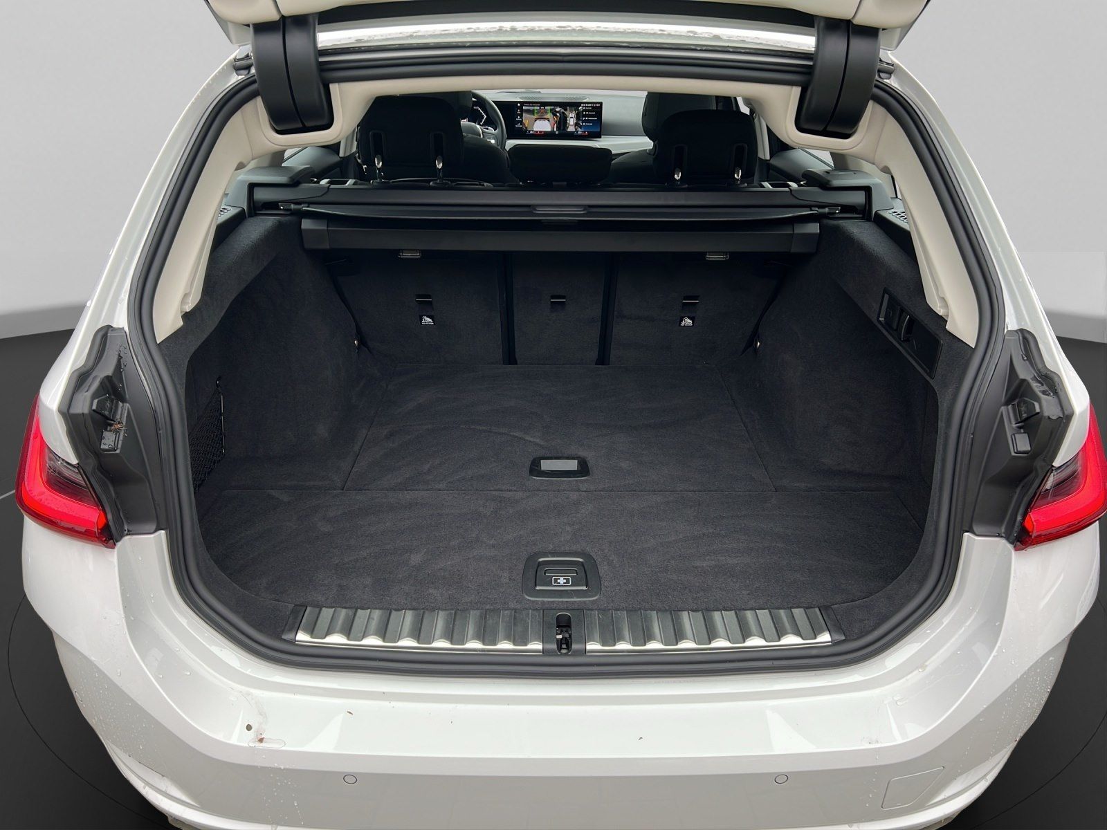 BMW 320i Touring HiFi Pano.Dach Driving Assist. Prof foto 12