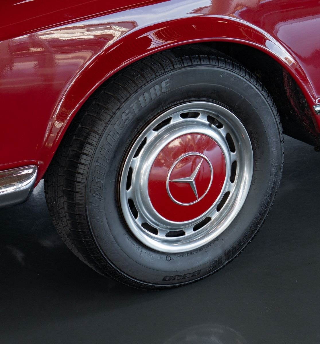 Mercedes-Benz 280 SL PAGODE foto 3