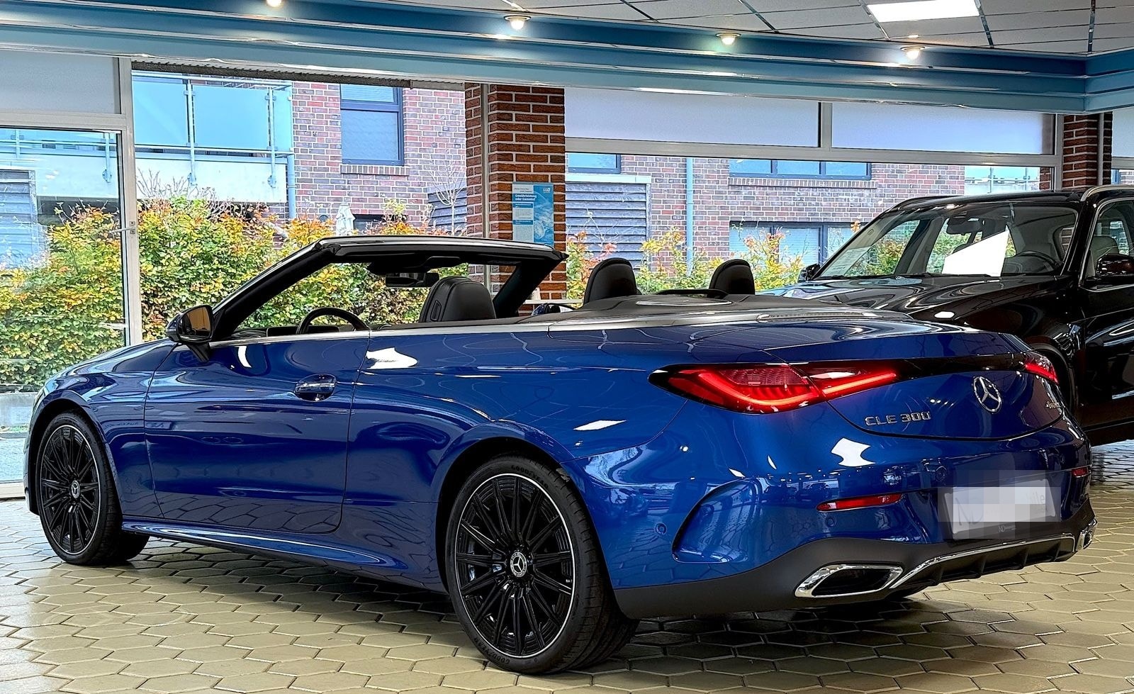 Mercedes-Benz CLE 300 Cabrio 4Matic AMG Line Premium Plus foto 3