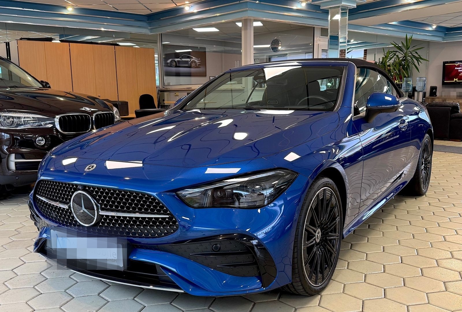 Mercedes-Benz CLE 300 Cabrio 4Matic AMG Line Premium Plus foto 8