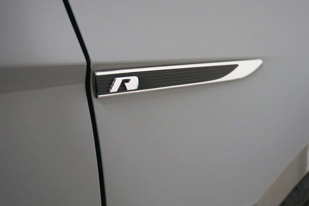 Volkswagen Passat 2.0TDI DSG R-Line Pano AHK LEDER NAVI LED foto 5