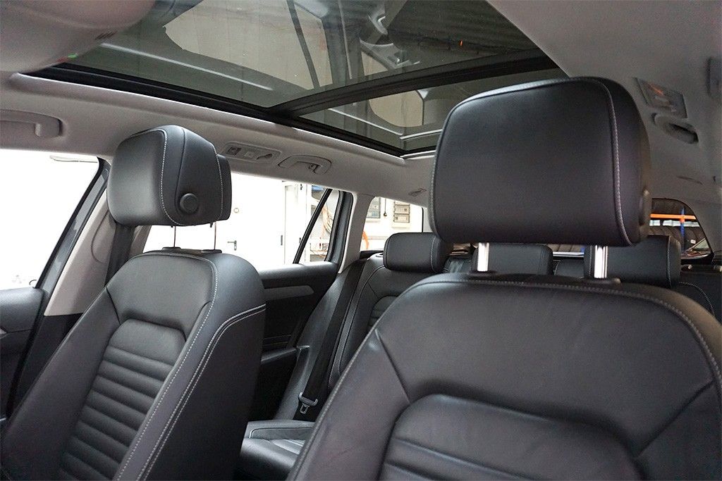 Volkswagen Passat 2.0TDI DSG R-Line Pano AHK LEDER NAVI LED foto 9