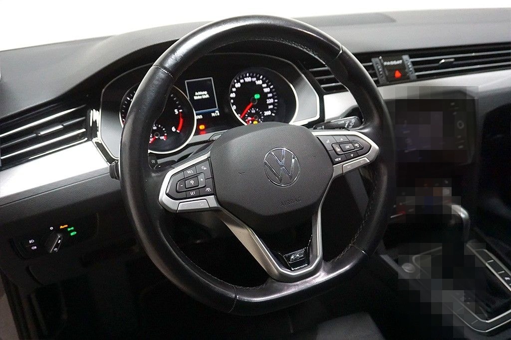 Volkswagen Passat 2.0TDI DSG R-Line Pano AHK LEDER NAVI LED foto 10