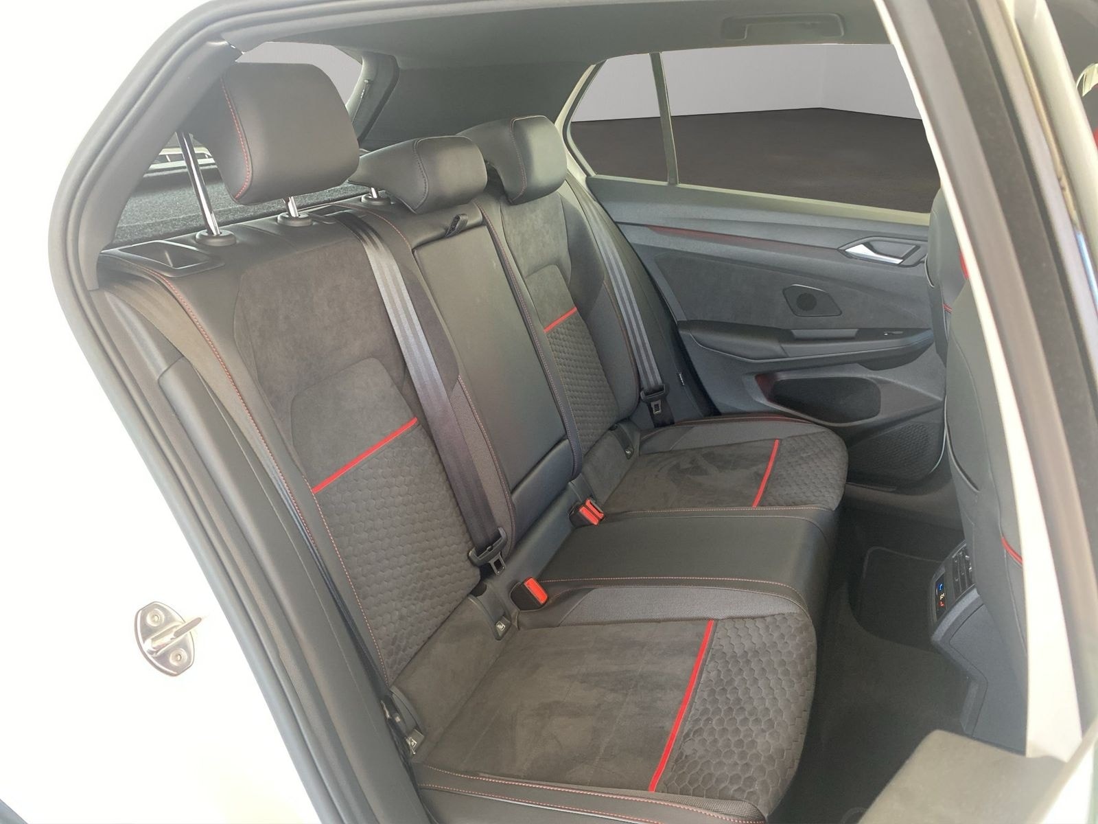 Volkswagen Golf VIII GTI Clubsport (SHZ.PDC.NAVI.DAB.Head-U foto 7