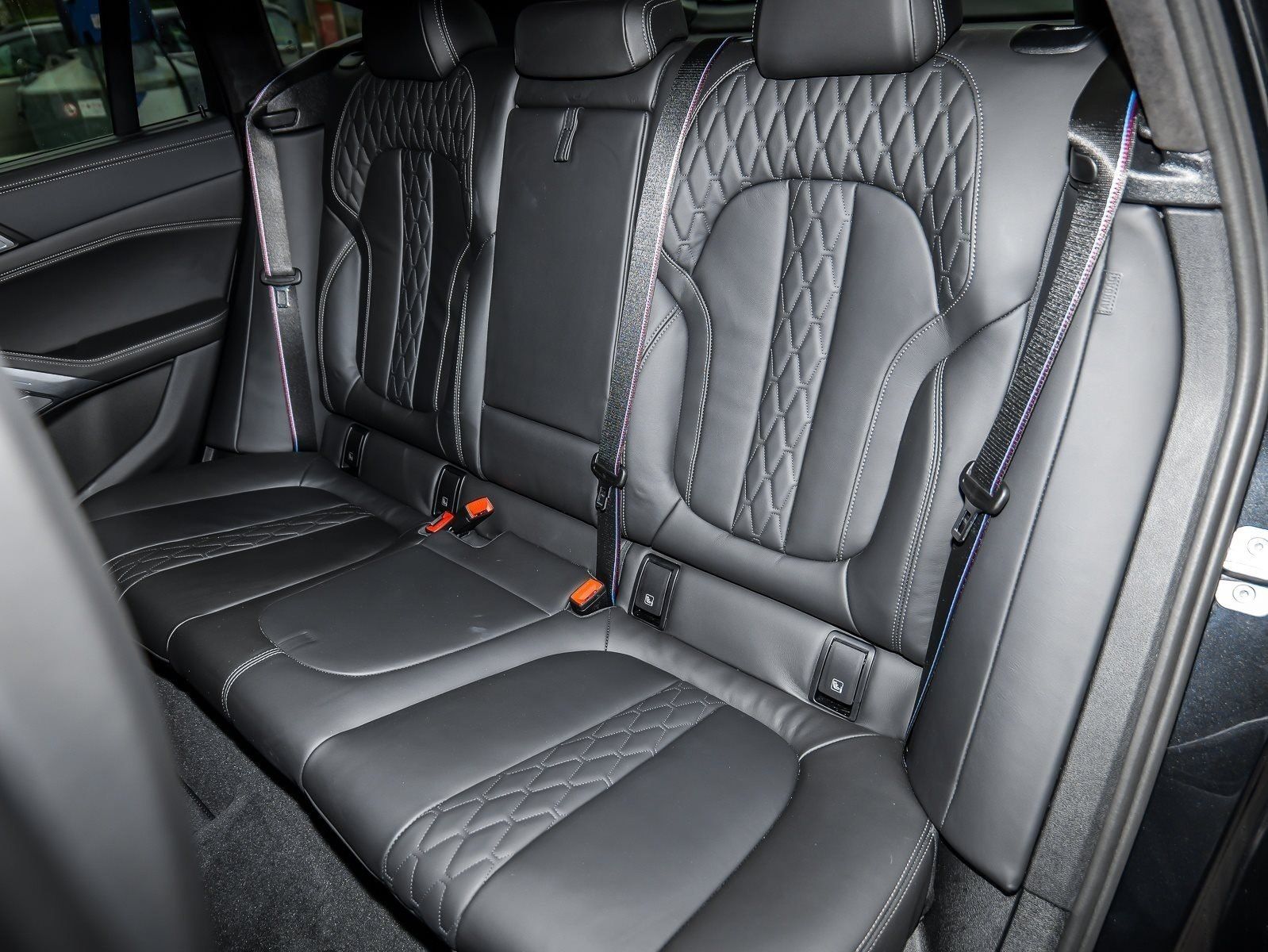 BMW X6 M60i xDrive M Sport PANO HUD ACC RFK NAVI LED foto 19