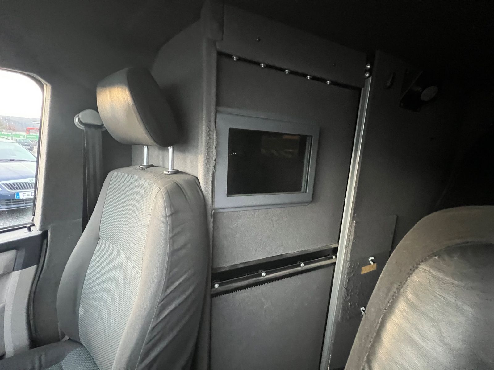 Volkswagen T6 Lang*GELDTRANSPORTER*GEPANZERT*ARMORED*140PS* foto 14