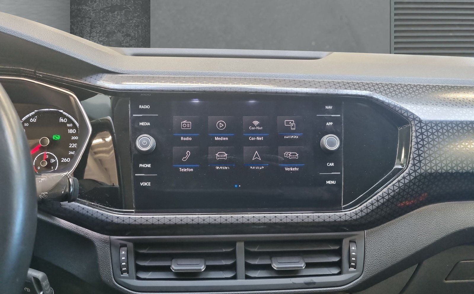 Volkswagen T-Cross 1.0 TSI Style Navi Parksensor Telefon Kl foto 12