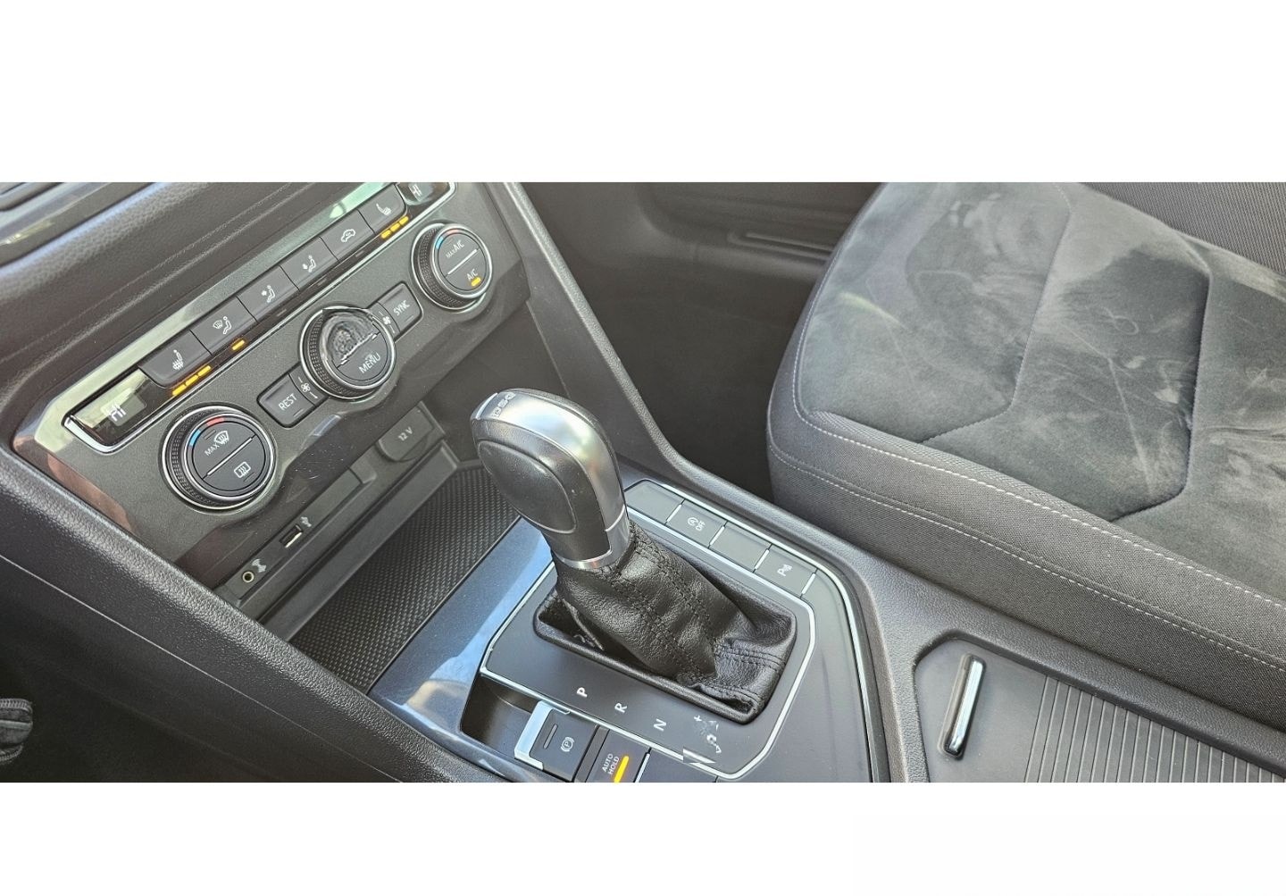 Volkswagen Tiguan Highline BMT TDI 2.0 Pano AHK ab. Navi AC foto 19