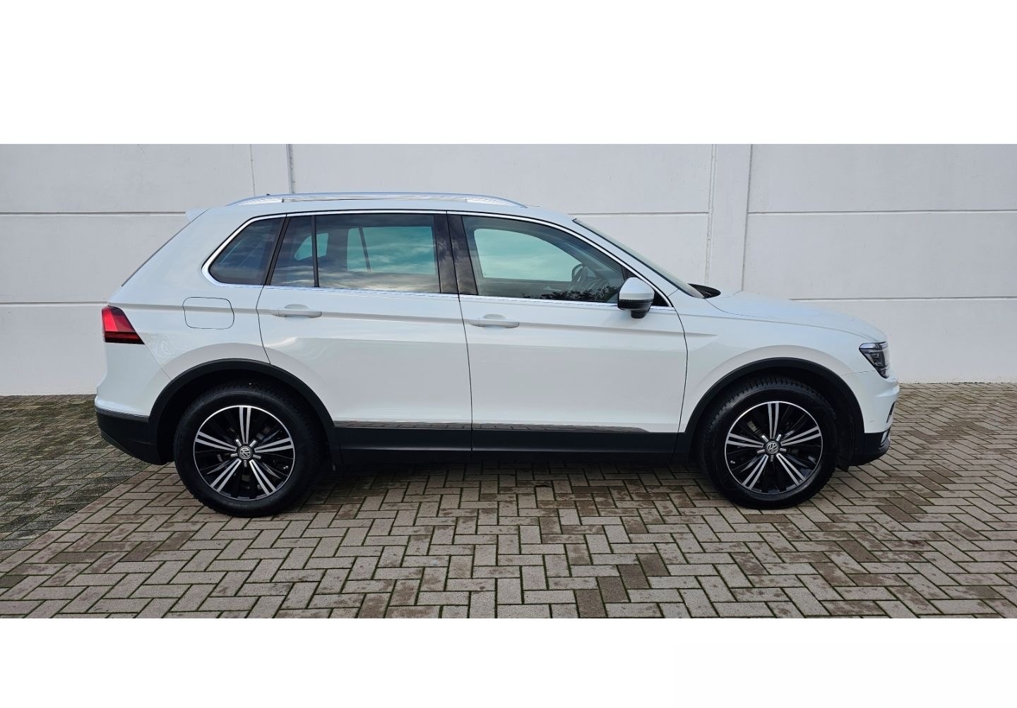 Volkswagen Tiguan Highline BMT TDI 2.0 Pano AHK ab. Navi AC foto 10