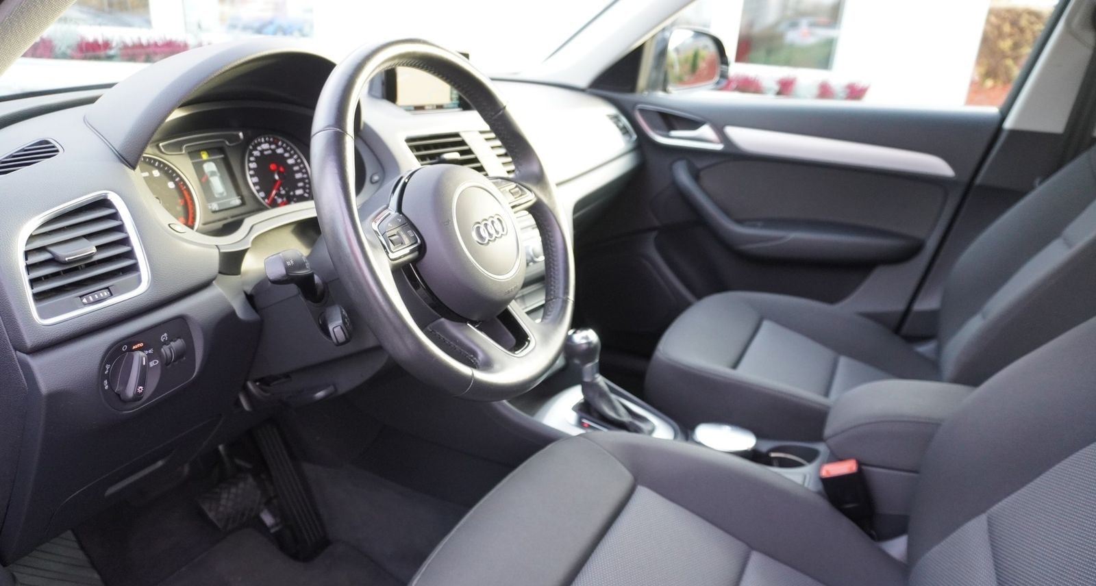 Audi Q3 1.4 TSI S-Tronic LED Navi Tempomat PDC foto 17