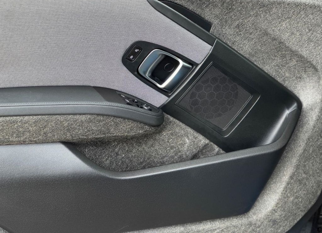 BMW i3 s Temp+PDC+Klimaautom+LED DW 0,25% foto 13