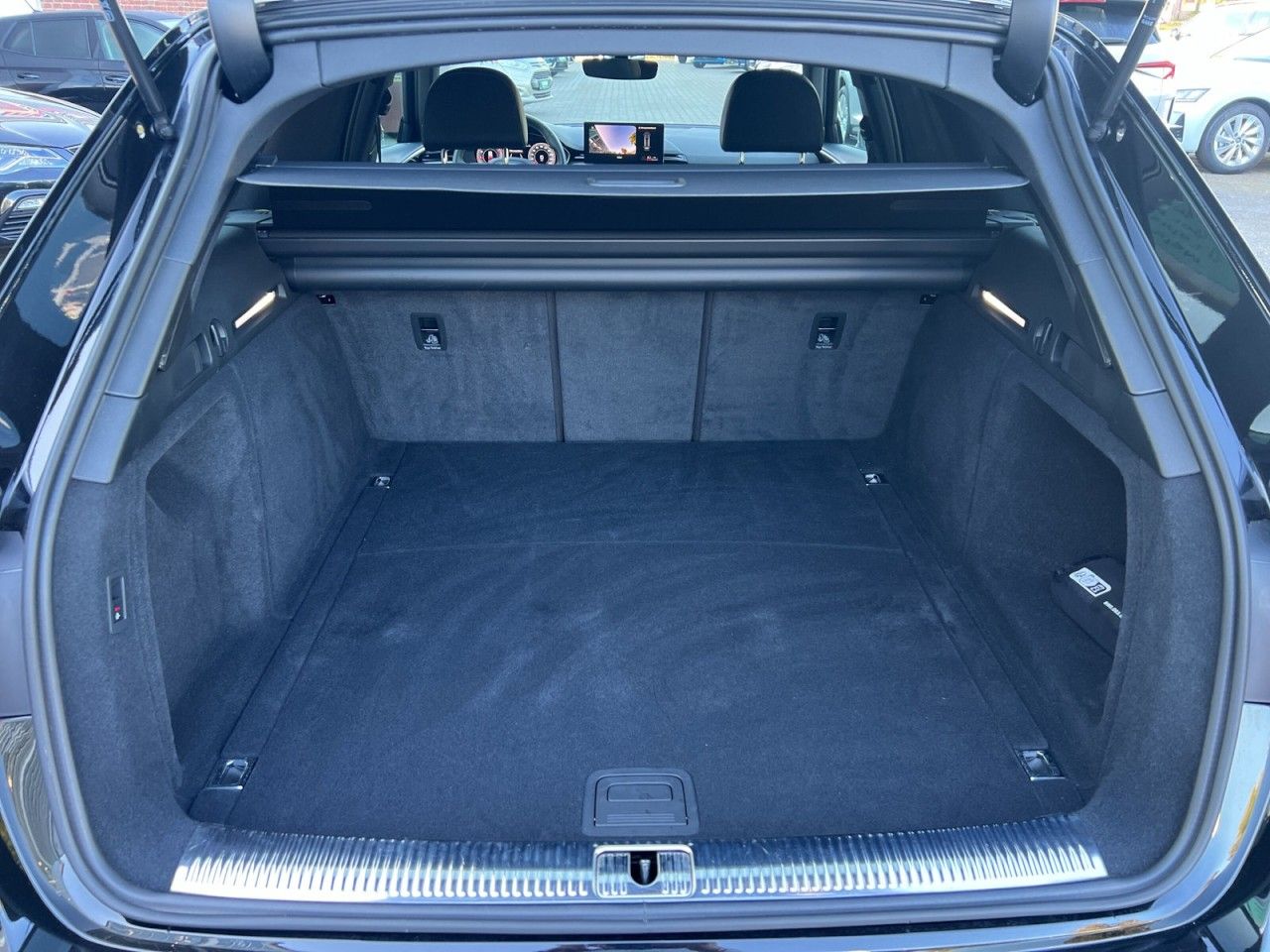 Audi A4 Avant 40 TFSI S line +AHK+Matrix+RFK Klima foto 6