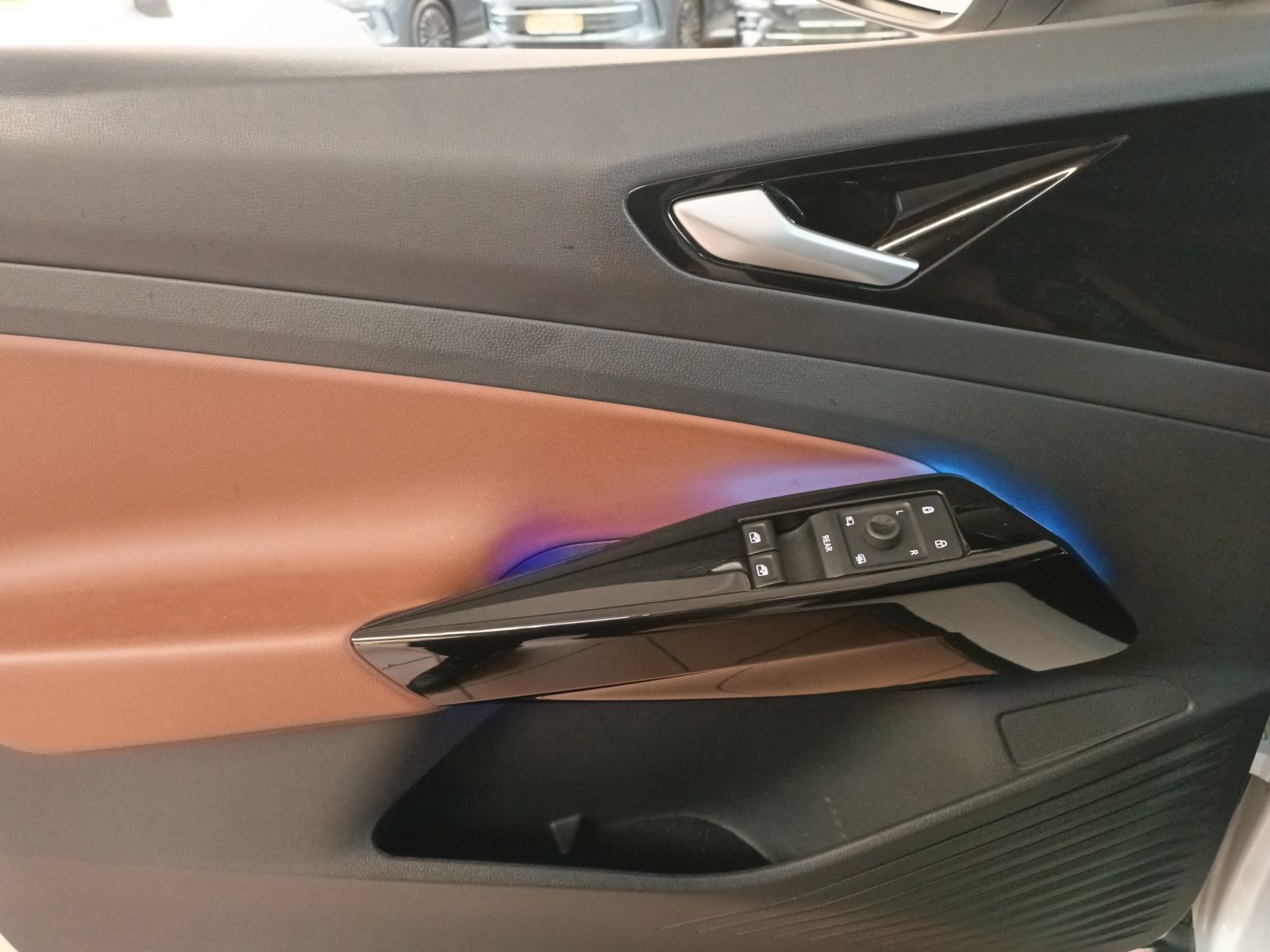 Volkswagen ID.4 Pro Performance *PANO*MATRIX*ACC*NAV*R-CAM* foto 8