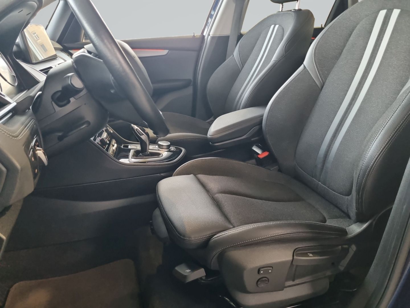 BMW 220 Active Tourer d Sport Line+AHK+LED+KAMERA+DA foto 13