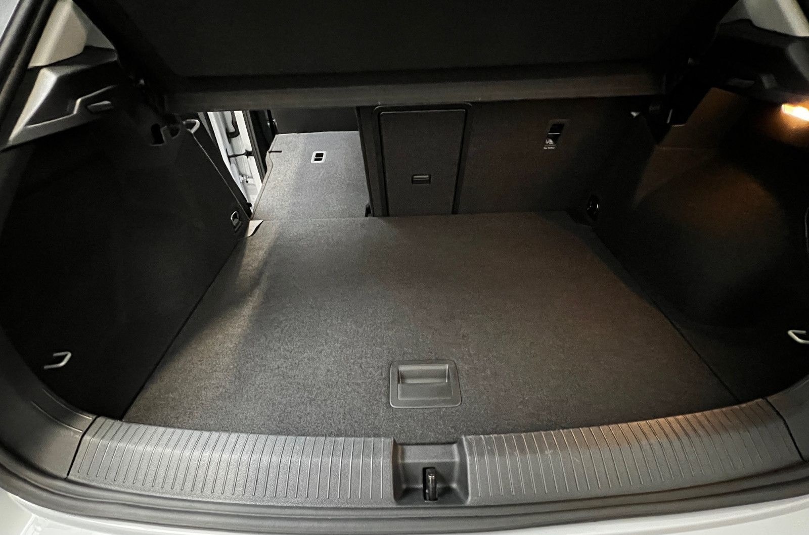 Volkswagen T-Roc 1.5 TSI Active Navi ACC LED SZH 17 Zoll foto 22