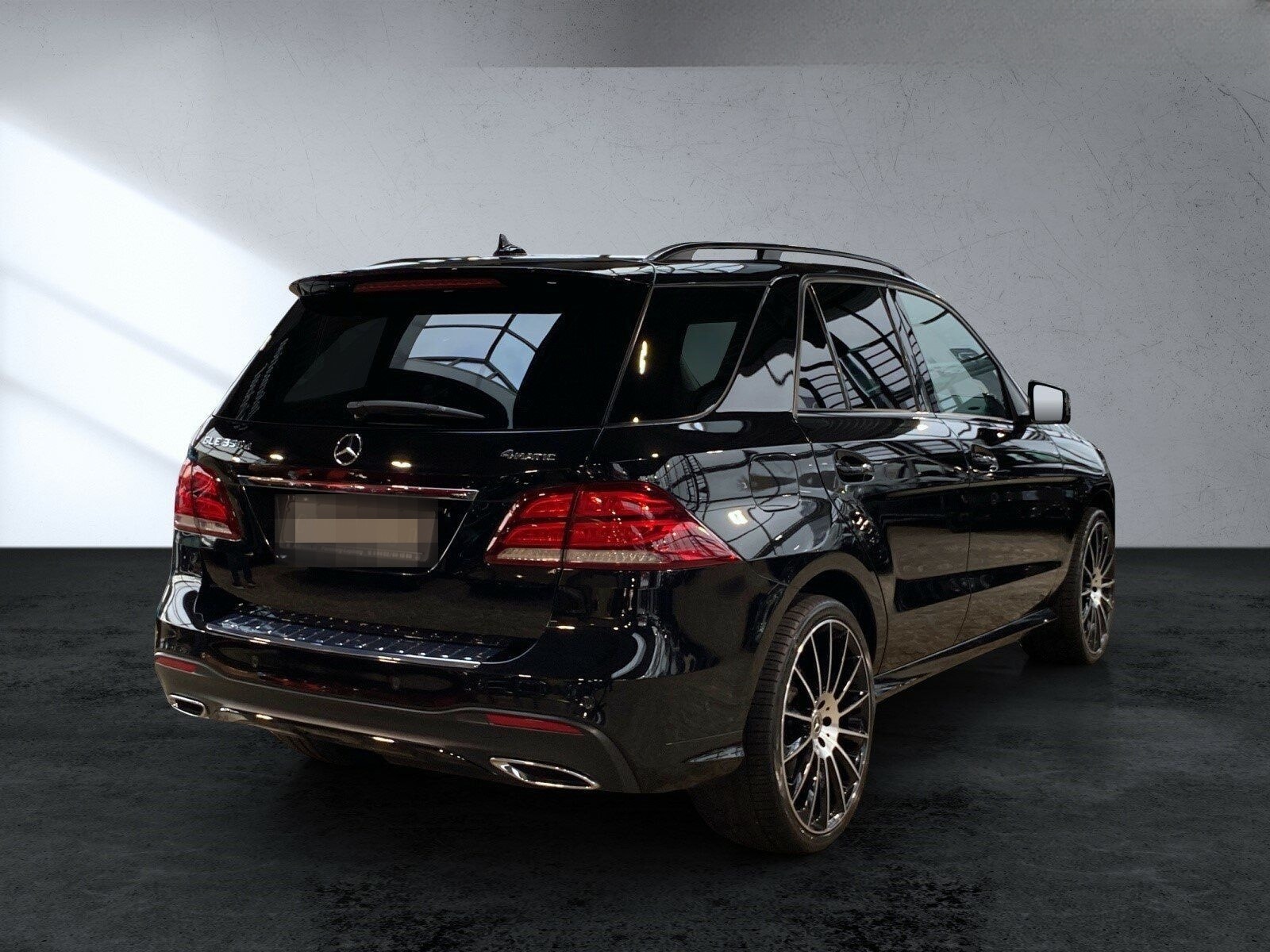 Mercedes-Benz GLE 350 d 4M AMG Line AIRM AHK Pano Kamera Totw. foto 5