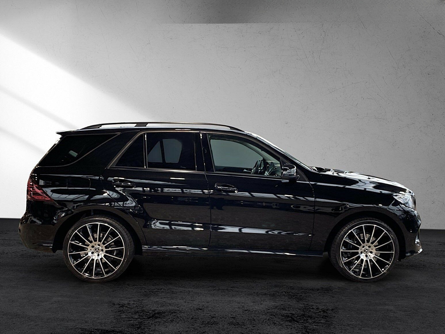 Mercedes-Benz GLE 350 d 4M AMG Line AIRM AHK Pano Kamera Totw. foto 6