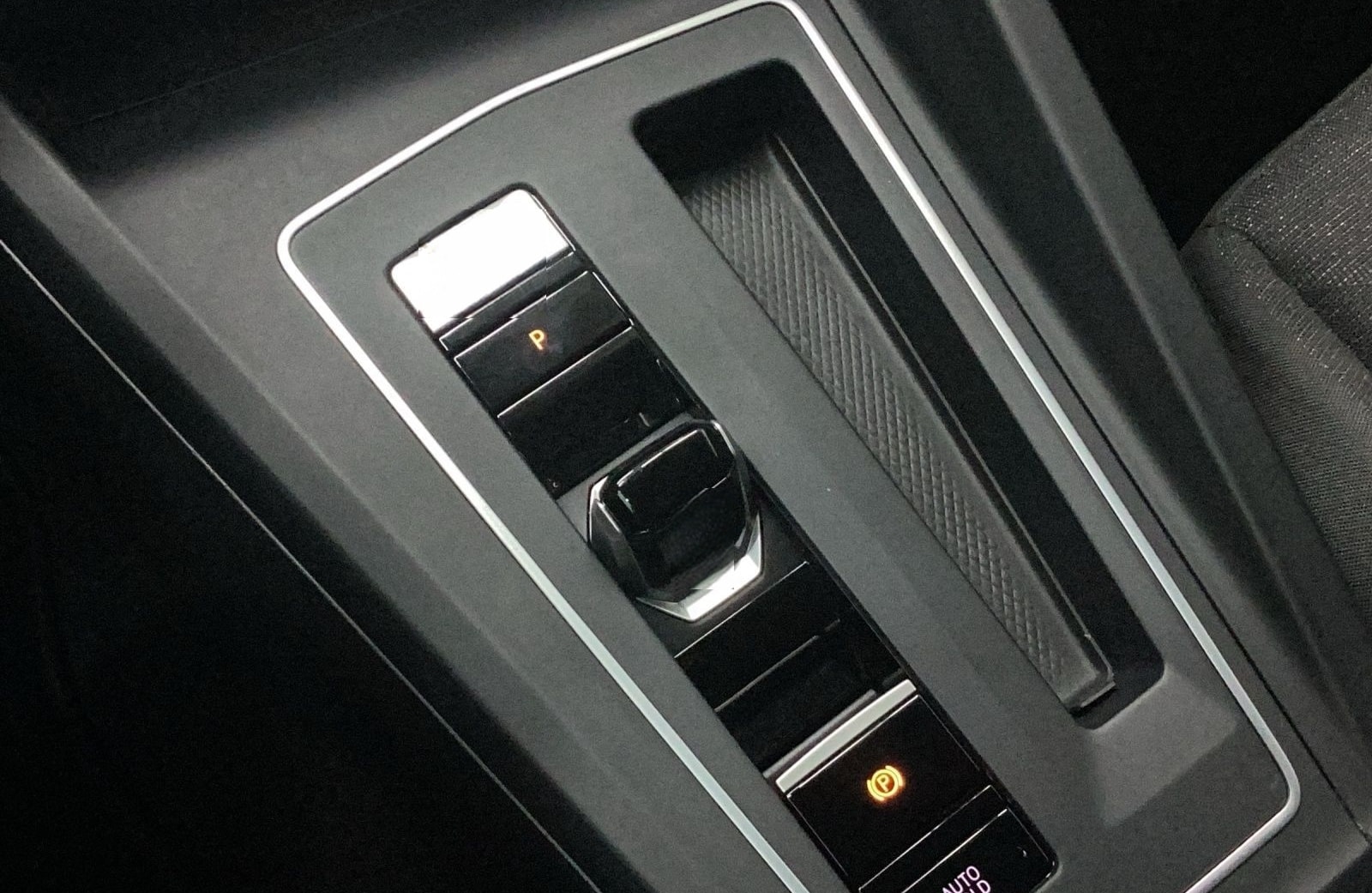 Volkswagen Golf 2.0 TDI DSG LIFE NAVI ASSIST KAMERA foto 12