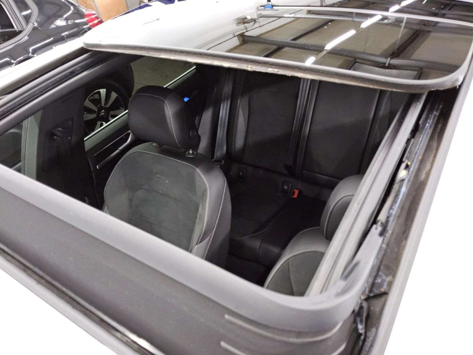 Volkswagen Arteon SB 2.0 TDI 4M R-Line Navi LED DC Pano RFK foto 13