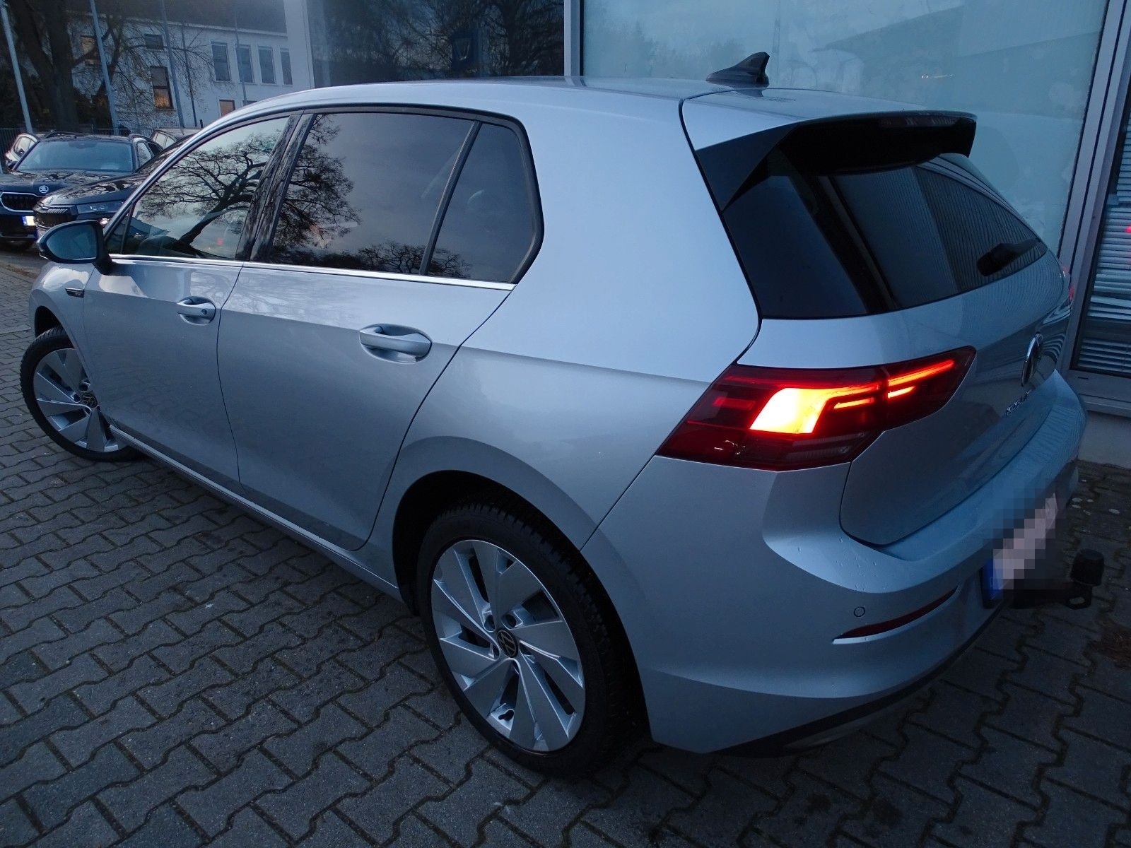 Volkswagen Golf VIII Lim. Style *ACC*AHK*LANE + FRONT ASS.* foto 3