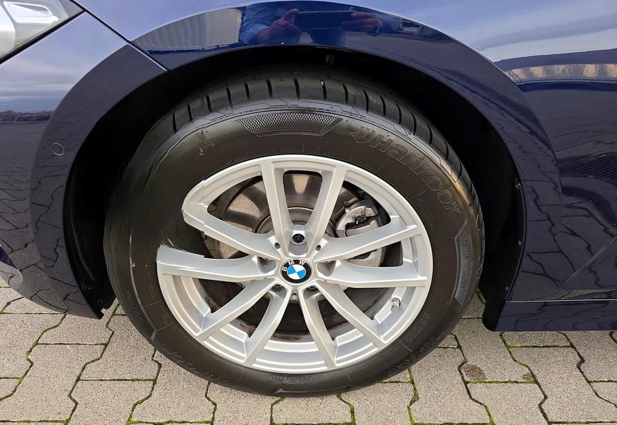 BMW 320 d xDr. Tour. Head-Up+DAB+Sportsitze+360°+Le foto 17