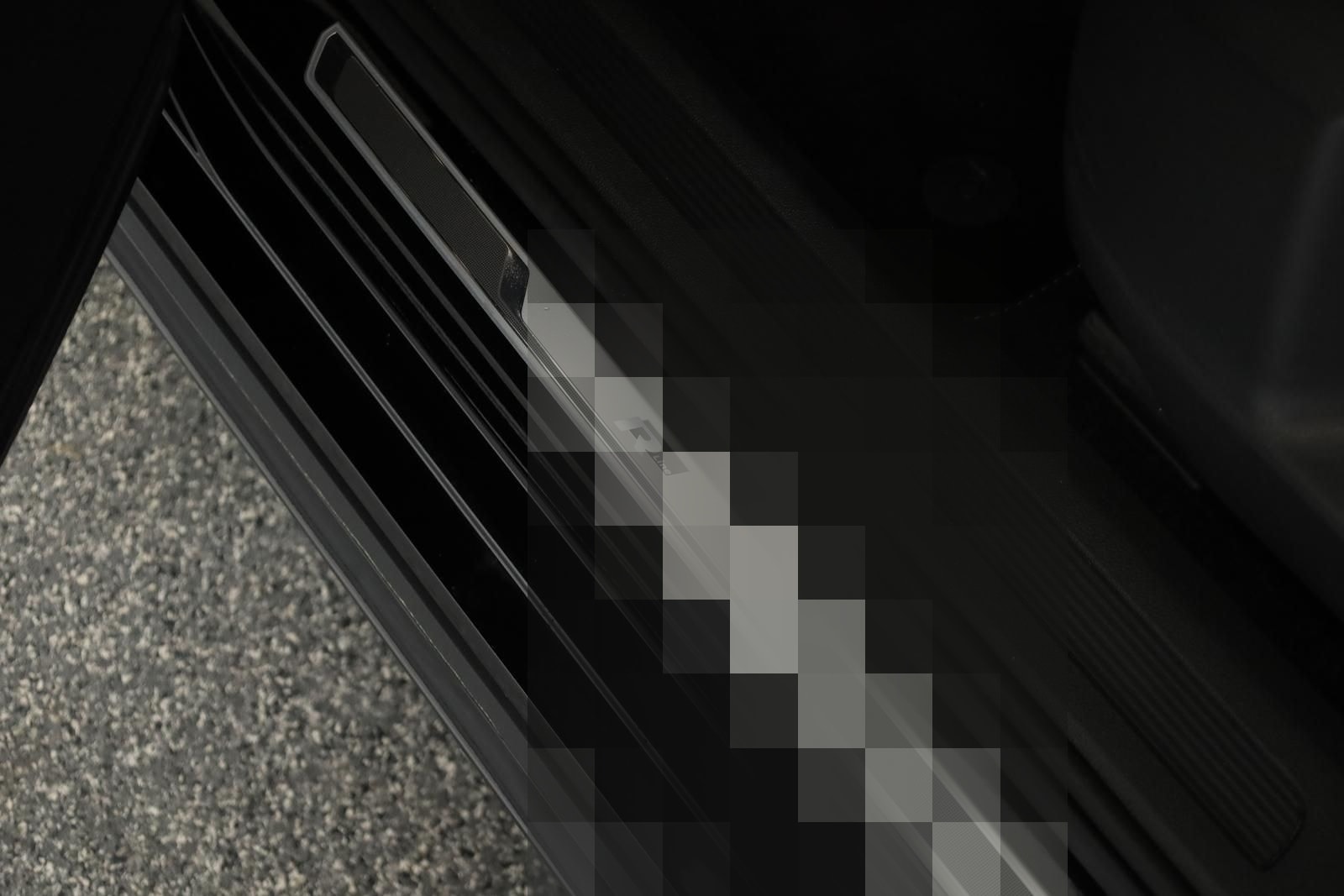 Volkswagen Touran 2.0 TDI DSG Highline R-Line 7 Pano 18 AHK foto 16