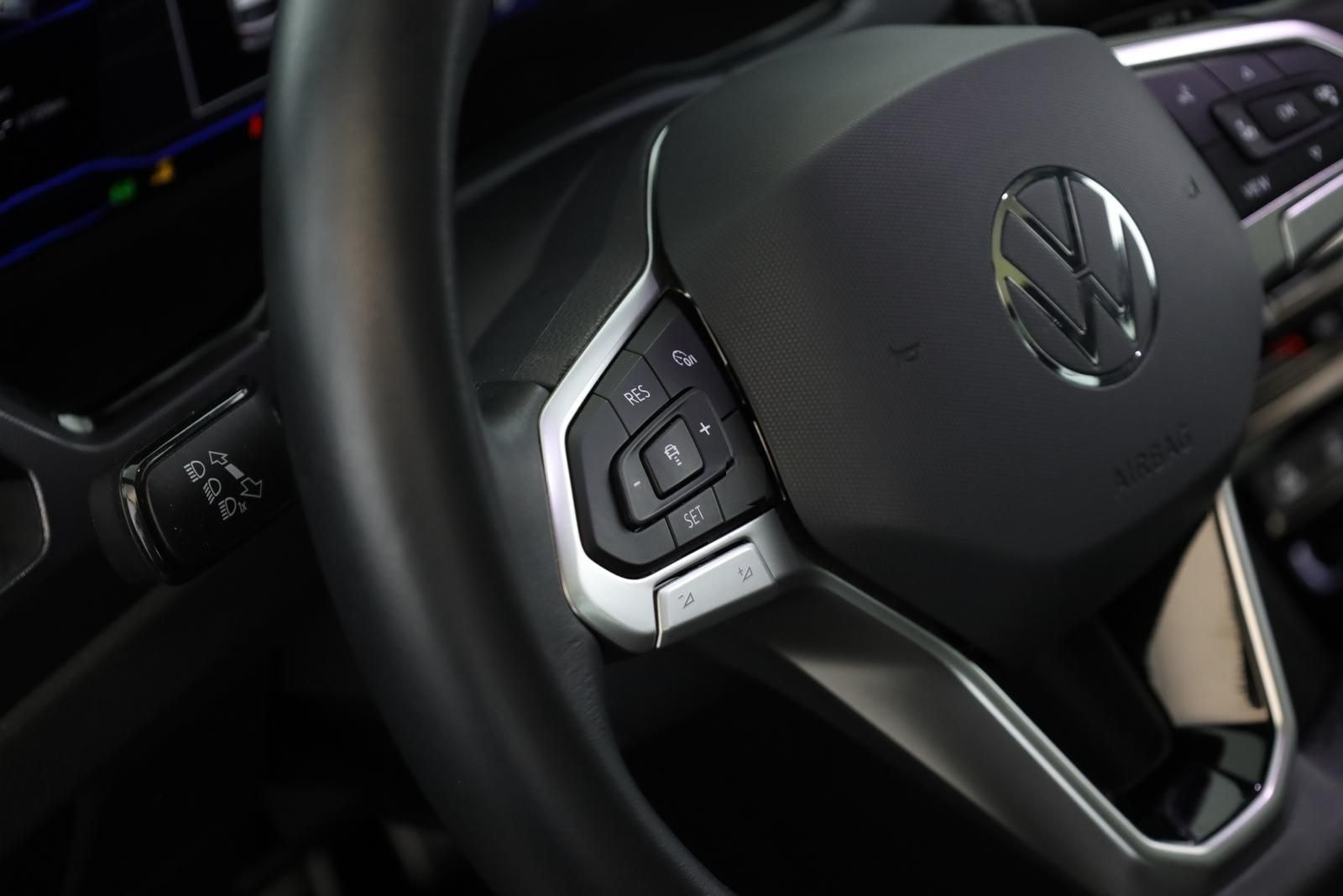 Volkswagen Touran 2.0 TDI DSG Highline R-Line 7 Pano 18 AHK foto 17