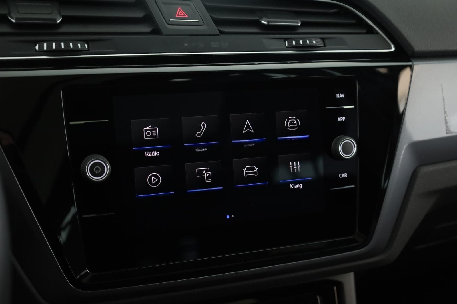 Volkswagen Touran 2.0 TDI DSG Highline R-Line 7 Pano 18 AHK foto 19