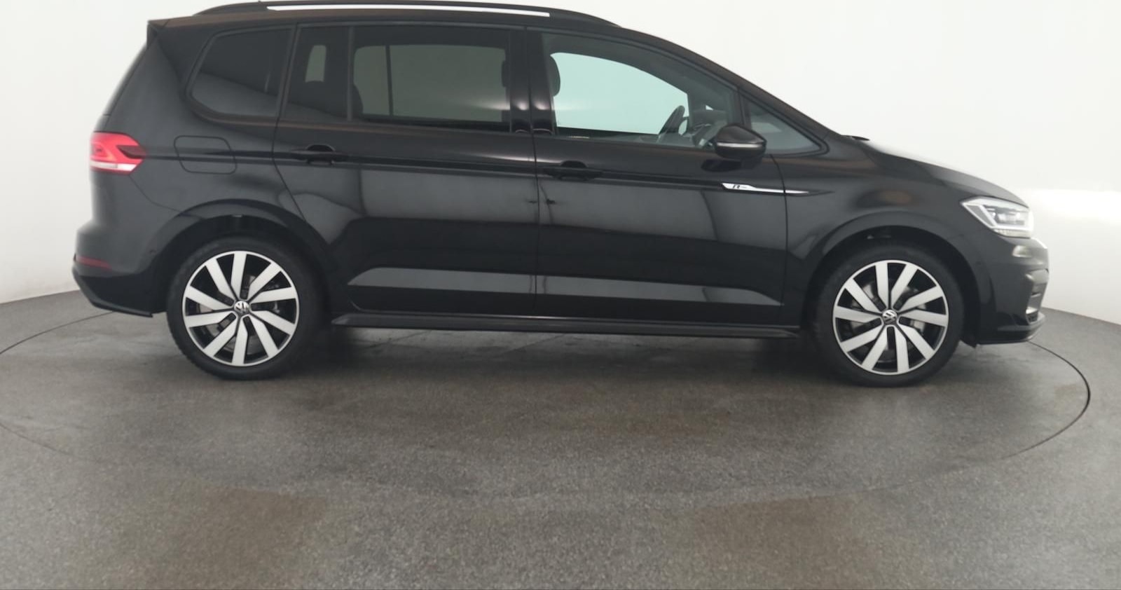 Volkswagen Touran 2.0 TDI DSG Highline R-Line 7 Pano 18 AHK foto 4