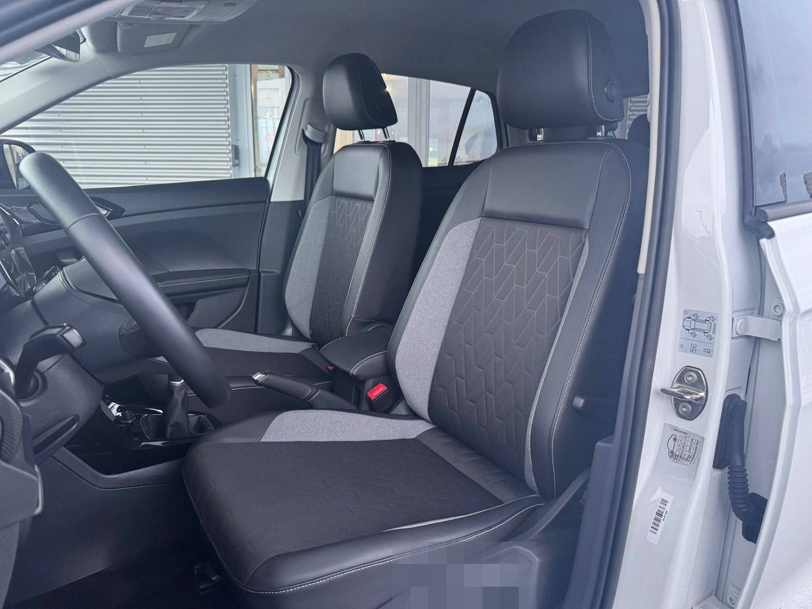 Volkswagen T-Cross 1.0 TSI Life APP/ACC/NAVI/ALLSEASON foto 17