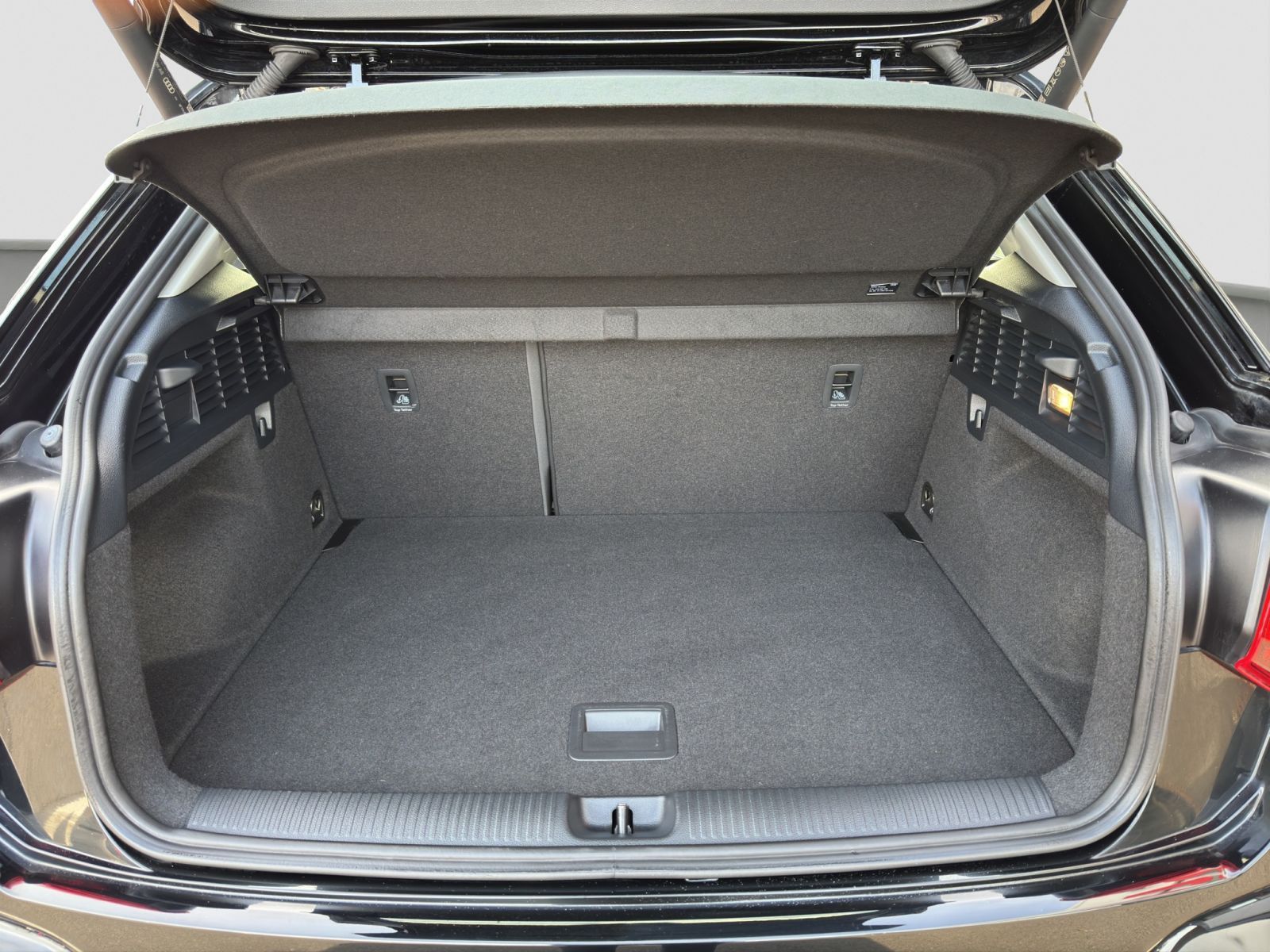 Audi Q2 35 TDI S-tronic LED Einparkhilfe FIS Audi Mus foto 13