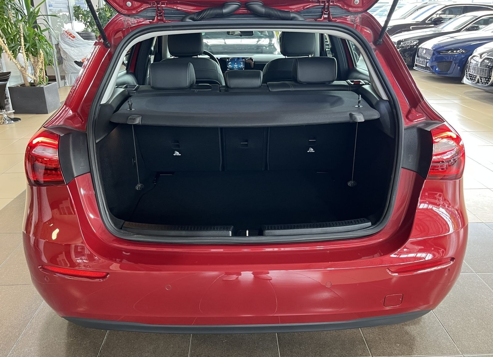 Mercedes-Benz A 200 d 4Matic*Navi*R-Cam*TeiLeder*CarPlay*SHZ* foto 6