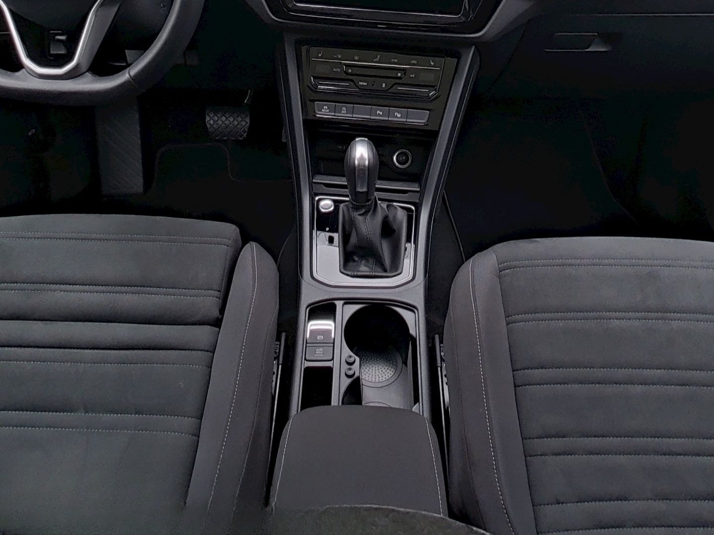 Volkswagen Touran 1.5 TSI DSG Highline BLACK-STYLE 7S. AHK  foto 16