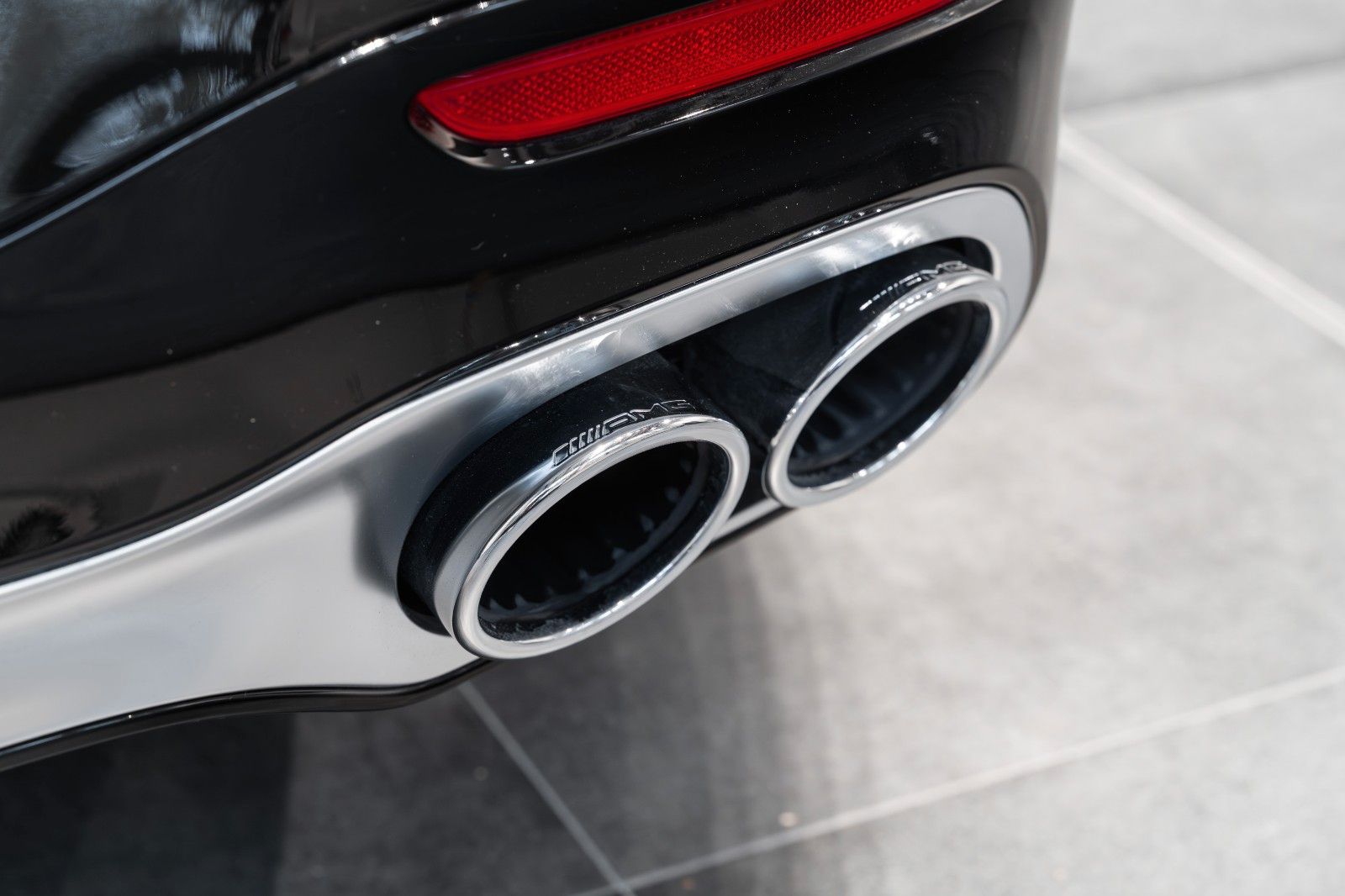 Mercedes-Benz SL 43 AMG Burmester V8 Styling 21" Räder foto 11