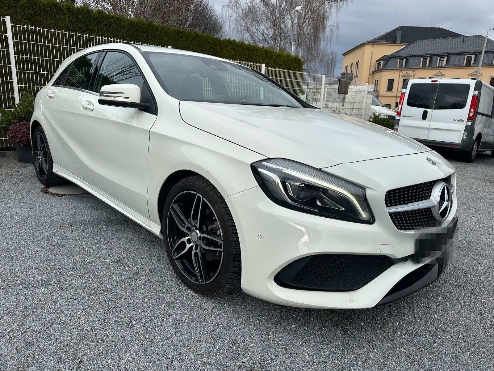 Mercedes-Benz A 180 BlueEfficiency Automatik AMG Paket foto 3