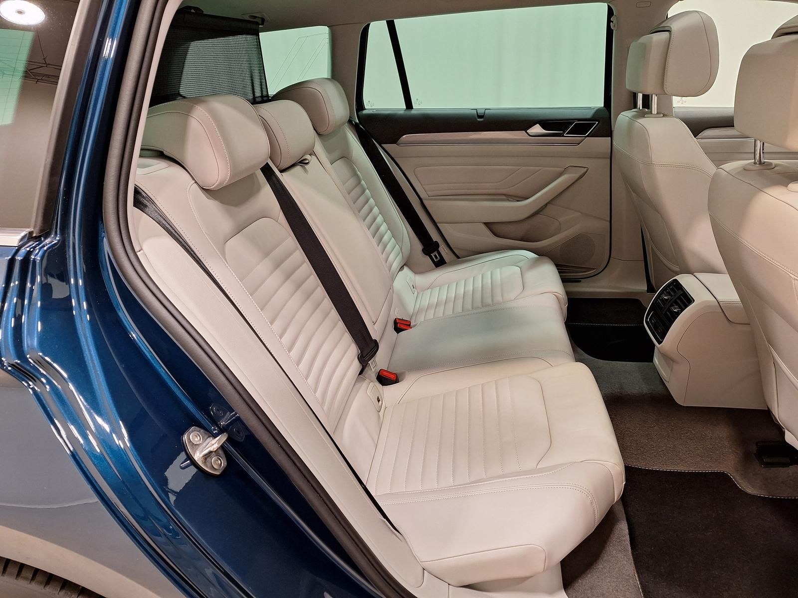 Volkswagen Passat Variant 1.4 TSI DSG GTE HuD|Navi|Pano|360 foto 13